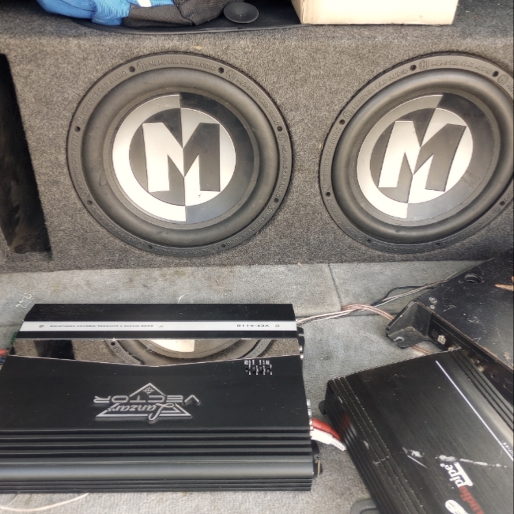 12 inch Memphis subwoofers and three amps